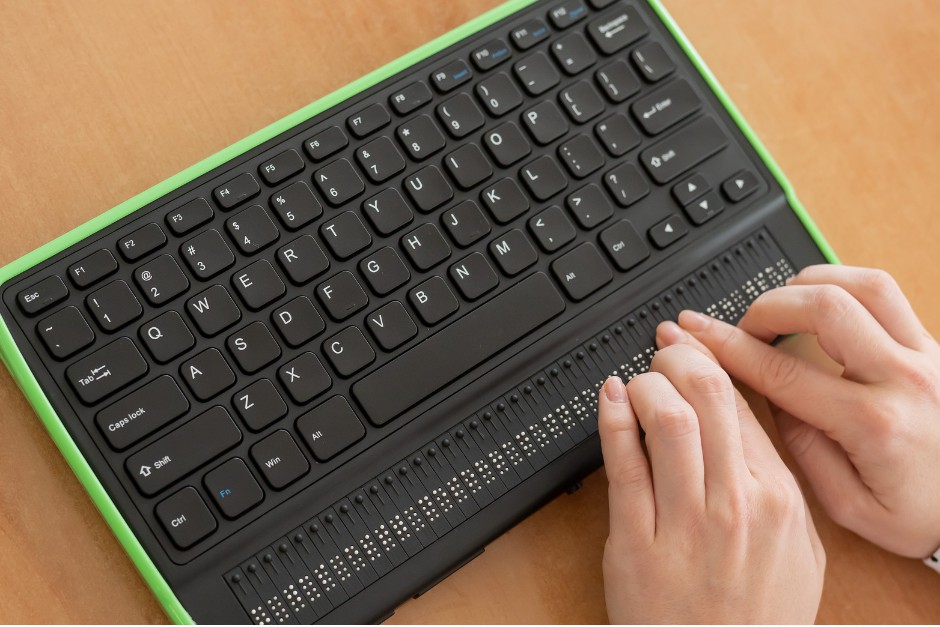 braille displays for the legal blindness