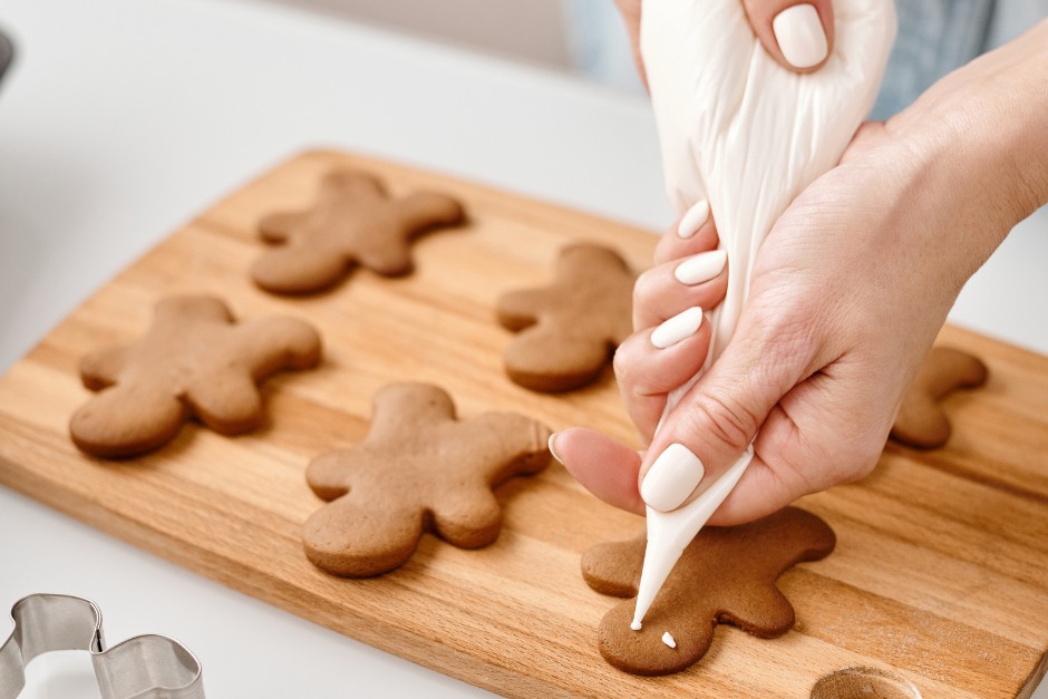 baked gingerbread men