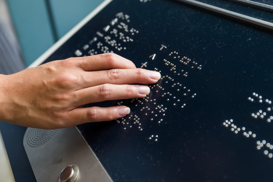 braille displays for the legal blindness