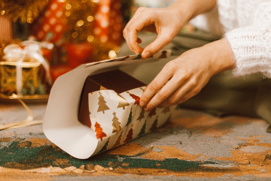 festive gift wrapping for visual impairments